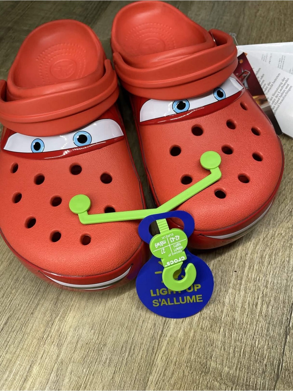 Crocs Disney Cars Lightning McQueen Light-Up Clogs Men’s 11 NWT